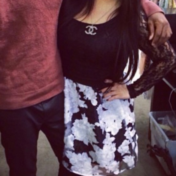 CHANEL NECKLACE PICTURE - Picture 2 of 2